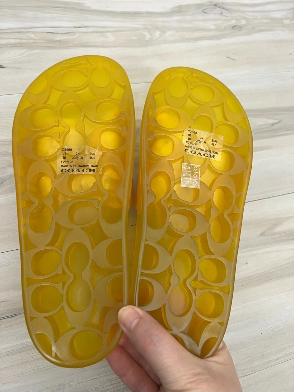 Coach NIB Ulyssa Rubber Slide Sandals Buttercup